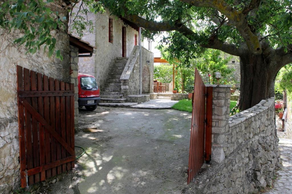 Menelia Cottage Platístoma Cameră foto
